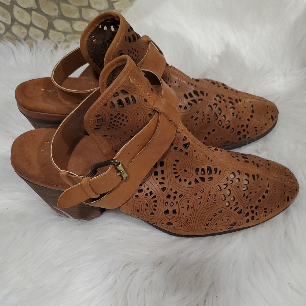 AEROSOLES Brown Laser-Cut Ankle Booties - Picture 10 of 14